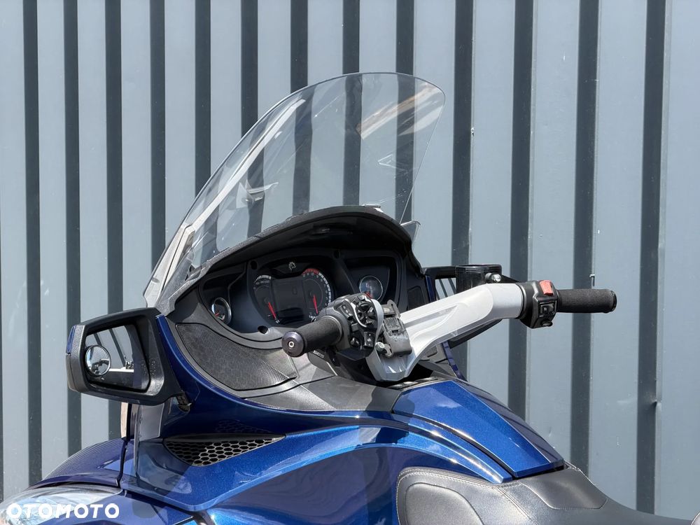 Can-Am Spyder - 9