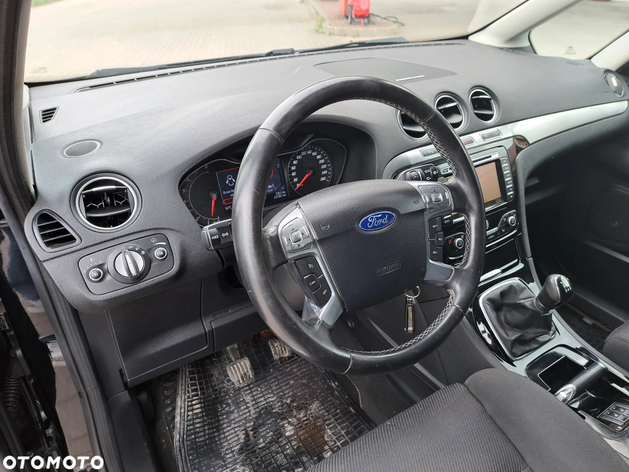 Ford Galaxy - 13