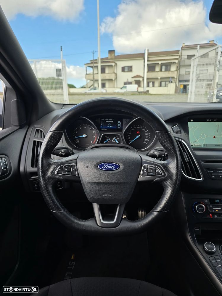 Ford Focus SW 1.0 EcoBoost S&S ST-LINE - 14