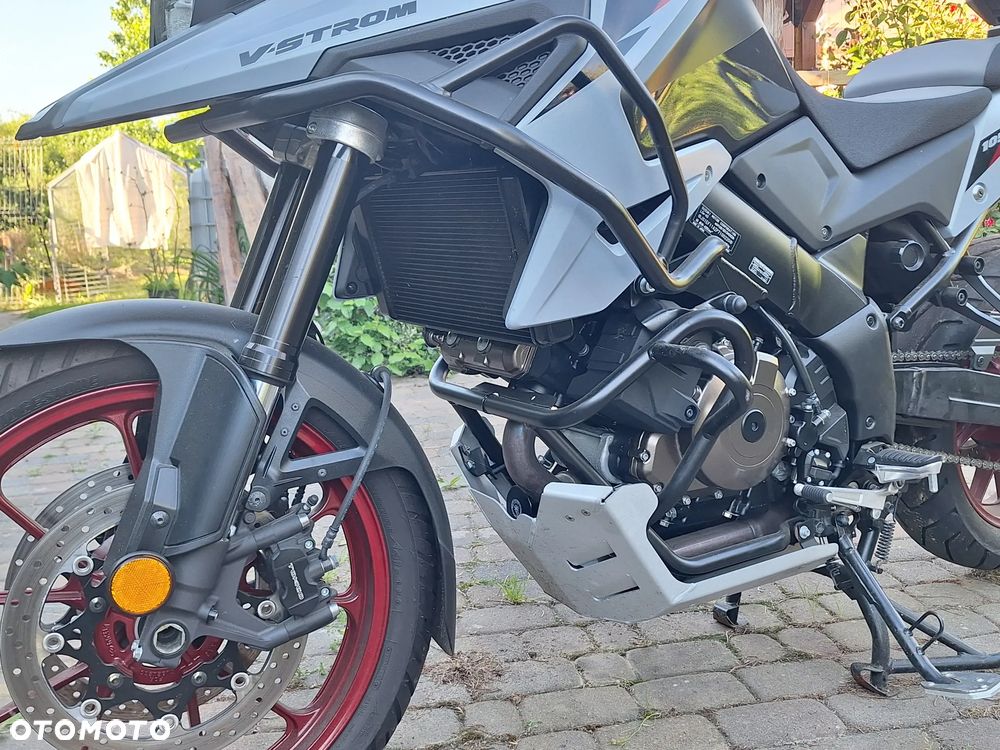 Suzuki V-STROM - 4