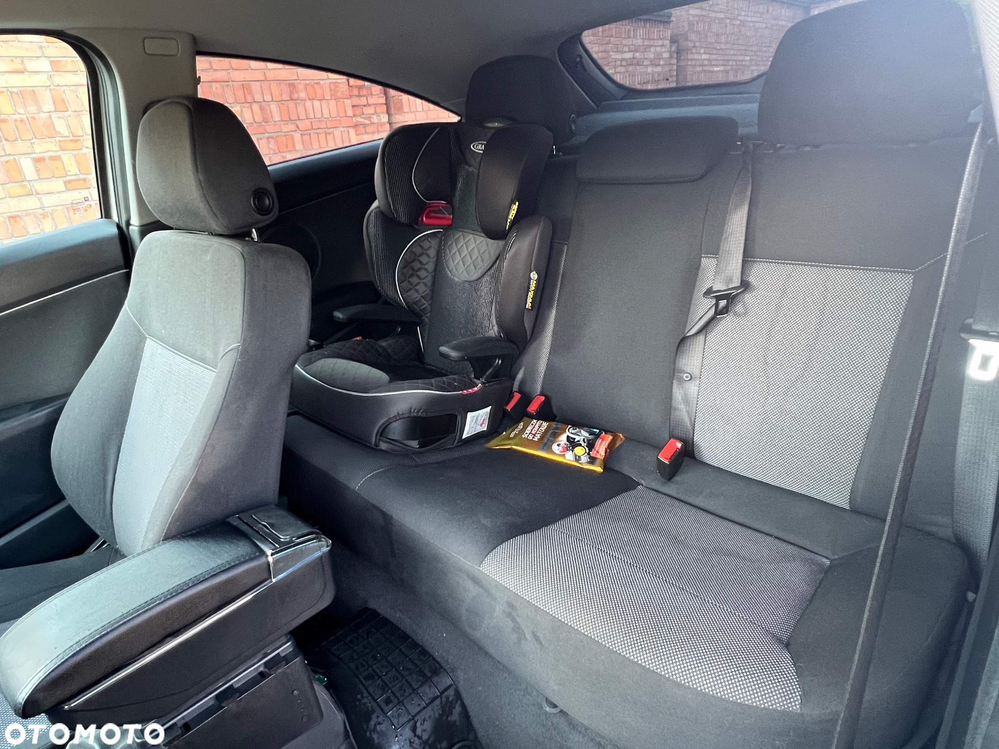 Opel Astra III GTC 1.6 Enjoy - 10