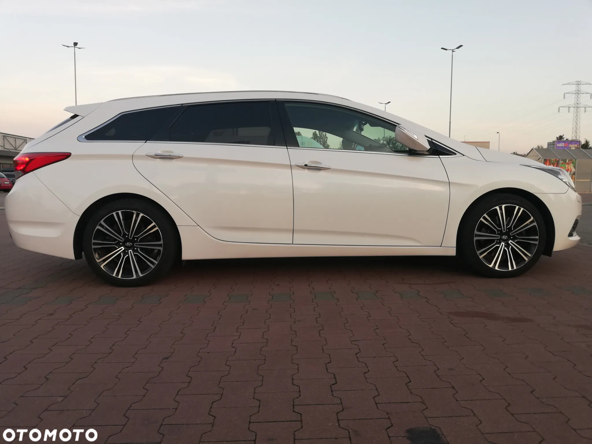 Hyundai i40 Kombi 1.7 CRDi Premium - 8