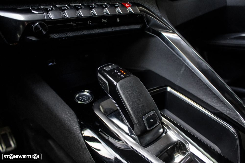 Peugeot 3008 1.6 PureTech GT EAT8 - 19