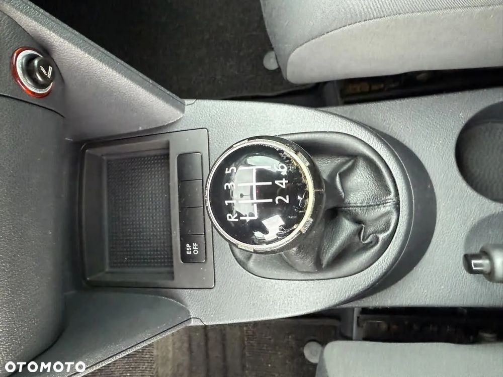 Volkswagen Touran 1.9 TDI DPF Conceptline - 23