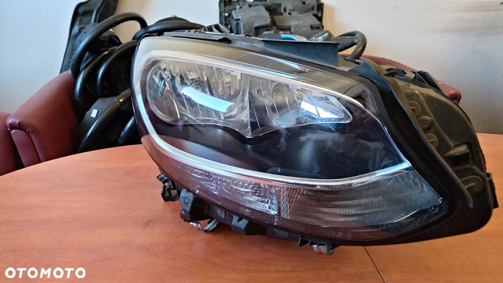 Lampa prawa przód MERCEDES B-KLASA W246 LIFTA2468205461 EU - 1
