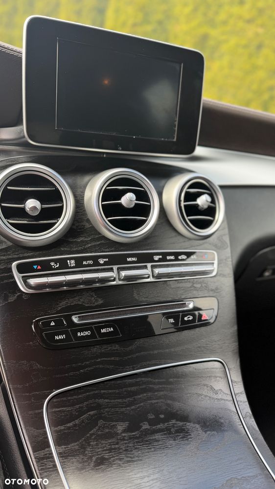 Mercedes-Benz GLC 220 d 4Matic 9G-TRONIC Exclusive - 23