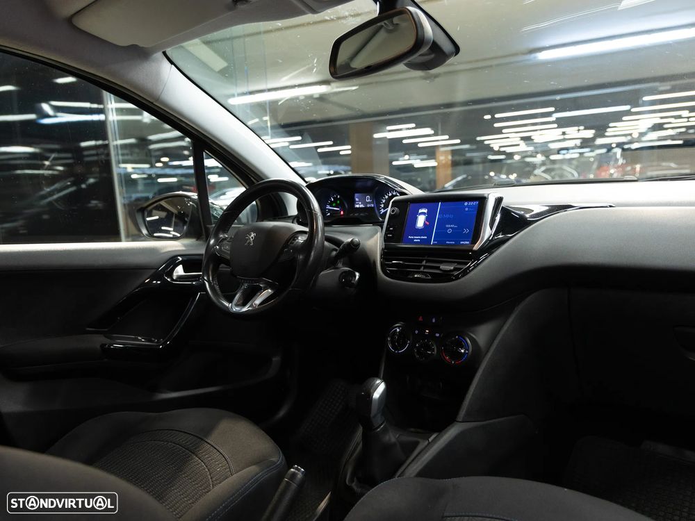 Peugeot 208 2017 photo 4