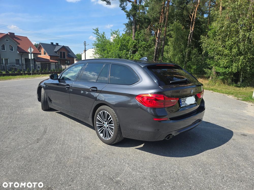 BMW Seria 5 520d Sport Line - 2