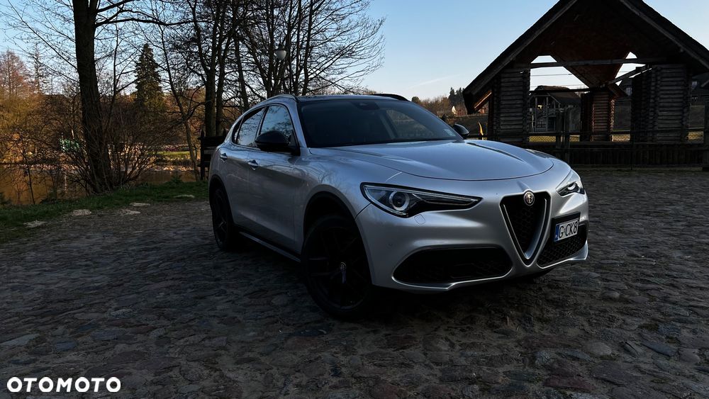 Alfa Romeo Stelvio - 2