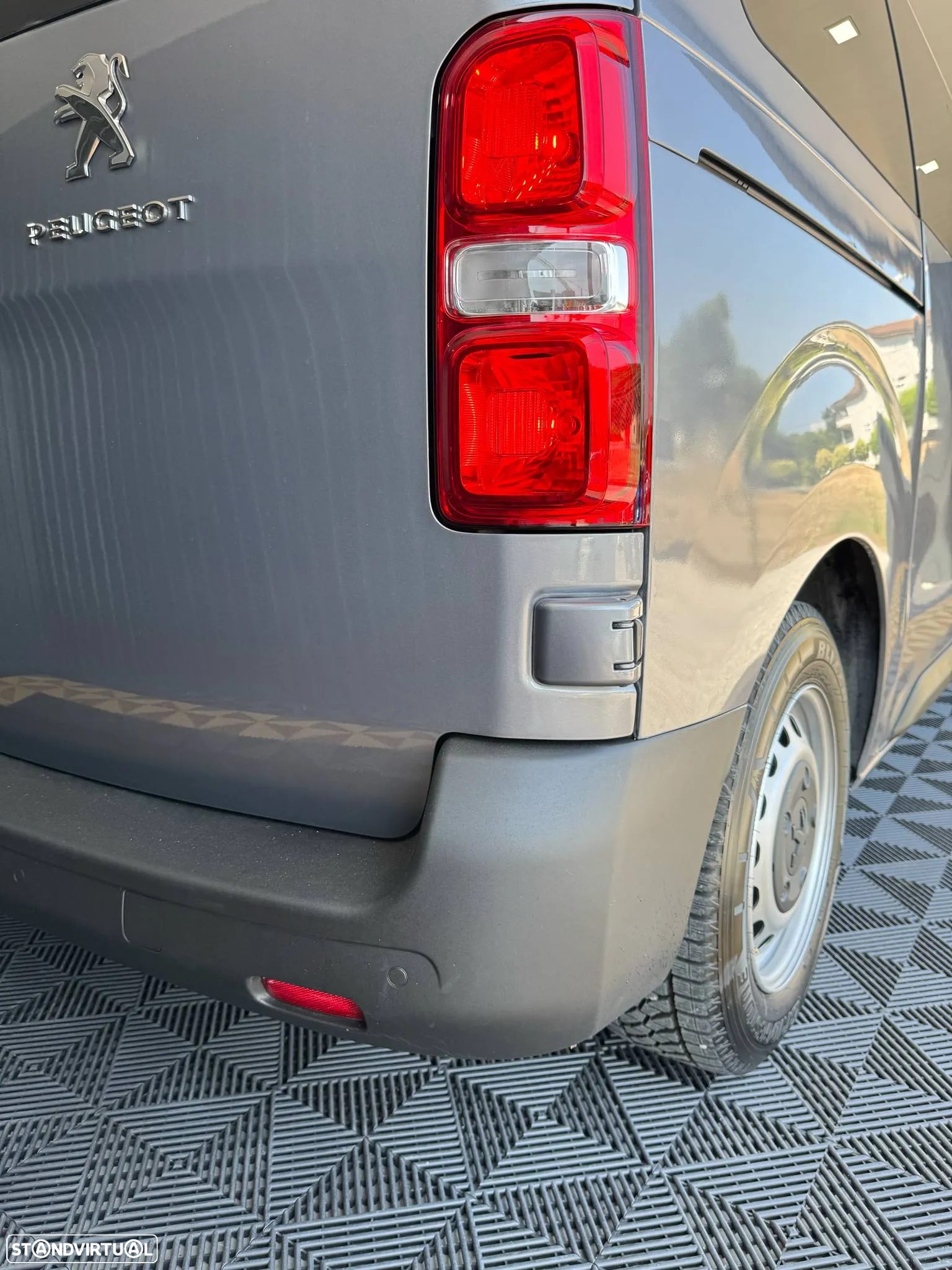 Peugeot Expert 1.5 BlueHDi L2H1 Semi-Vidrado - 14