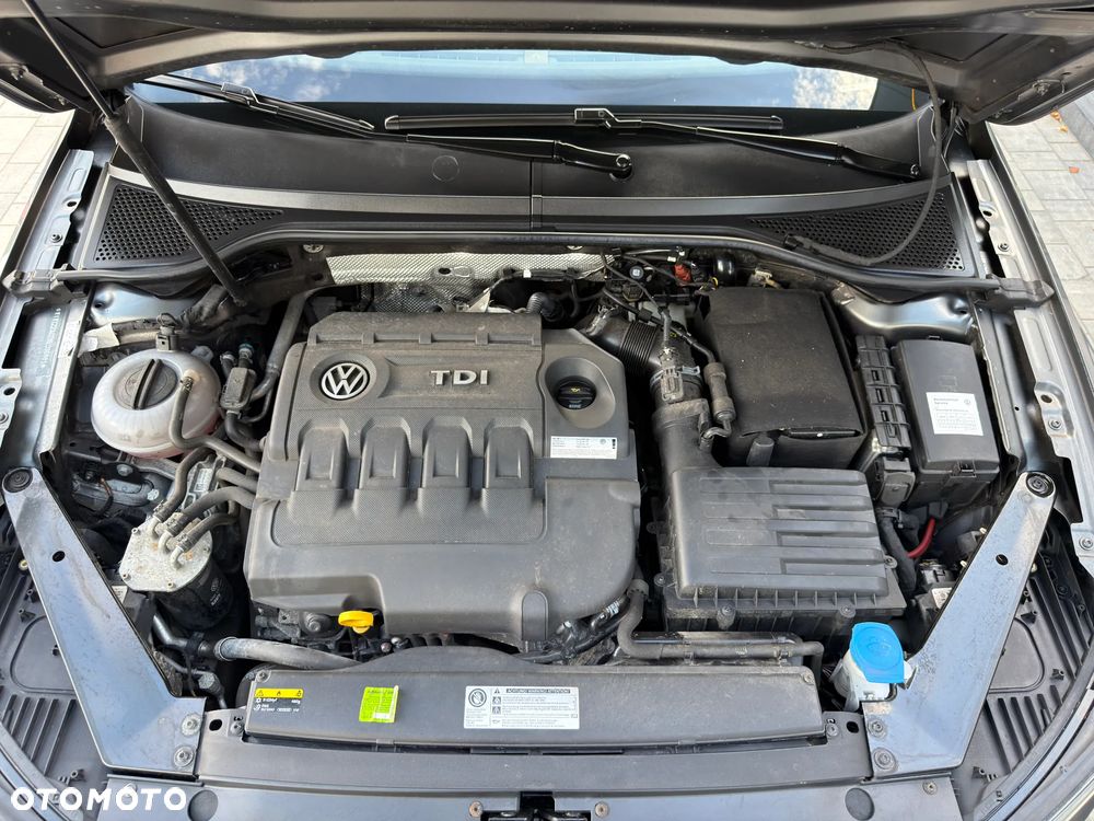 Volkswagen Passat - 35