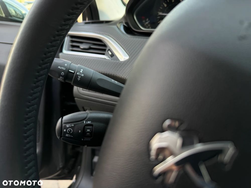 Peugeot 2008 PureTech 82 Style - 18
