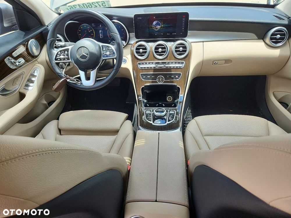 Mercedes-Benz Klasa C 300 9G-TRONIC - 9