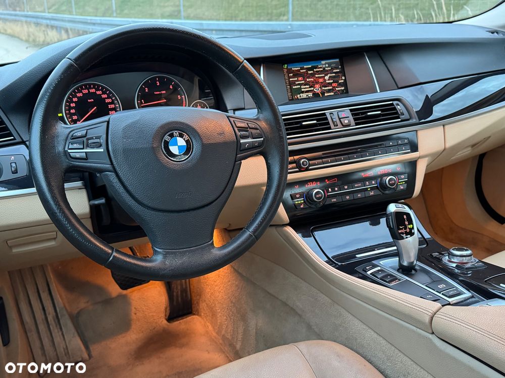 BMW Seria 5 520d Efficient Dynamics - 29