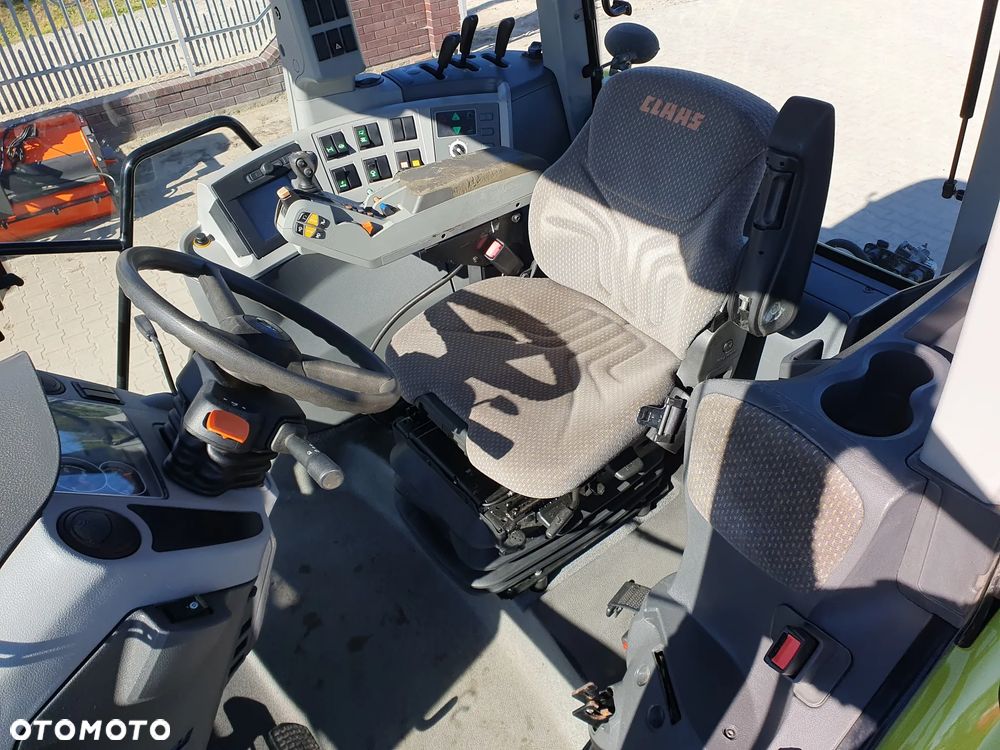 Claas Axion 820 CEBIS - 12