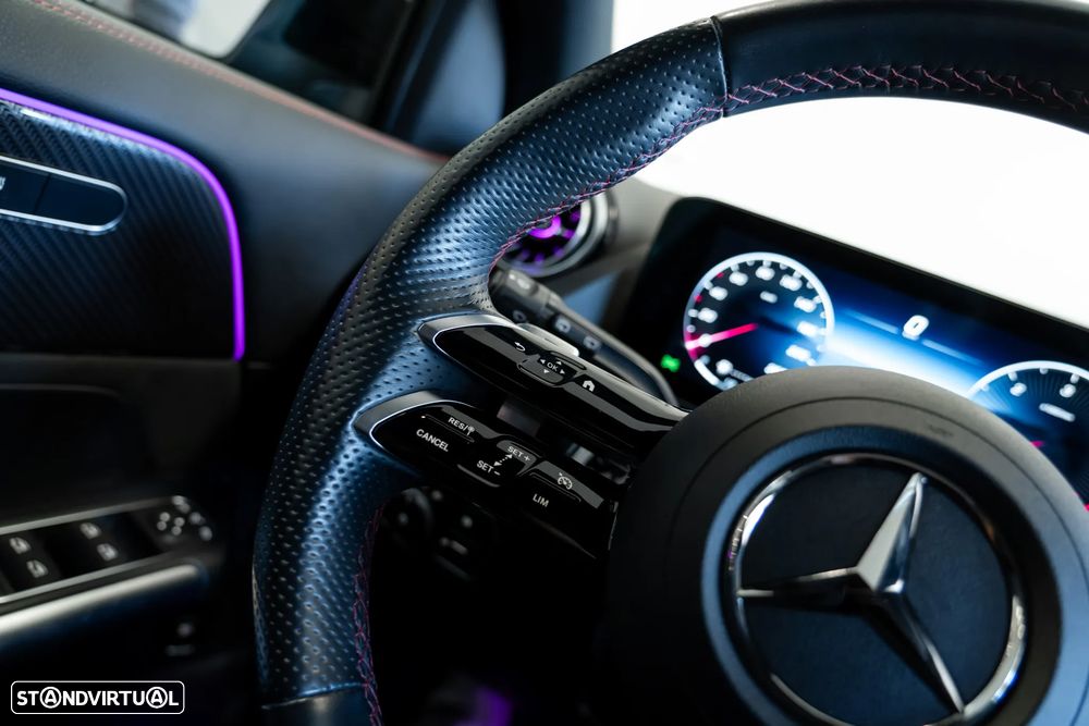 Mercedes-Benz GLA 180 d AMG Line — fotografia 12