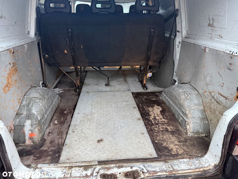 Volkswagen Transporter - 7