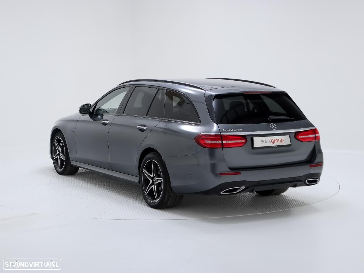 Mercedes-Benz E 300 de AMG Line - 4