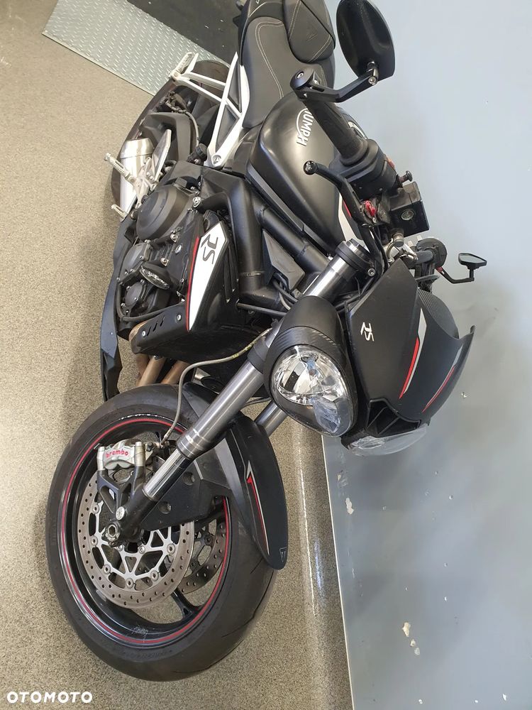 Triumph Street Triple - 8