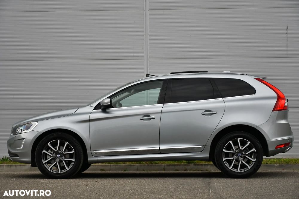 Volvo XC 60 D5 AWD Geartronic Summum - 11