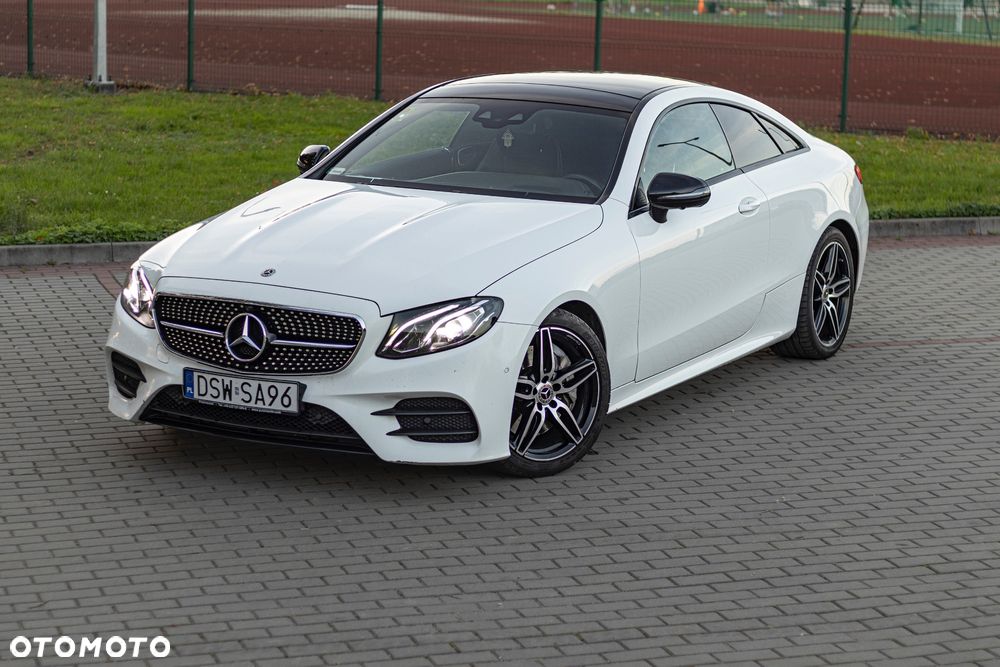Mercedes-Benz Klasa E 300 Coupe 9G-TRONIC - 2