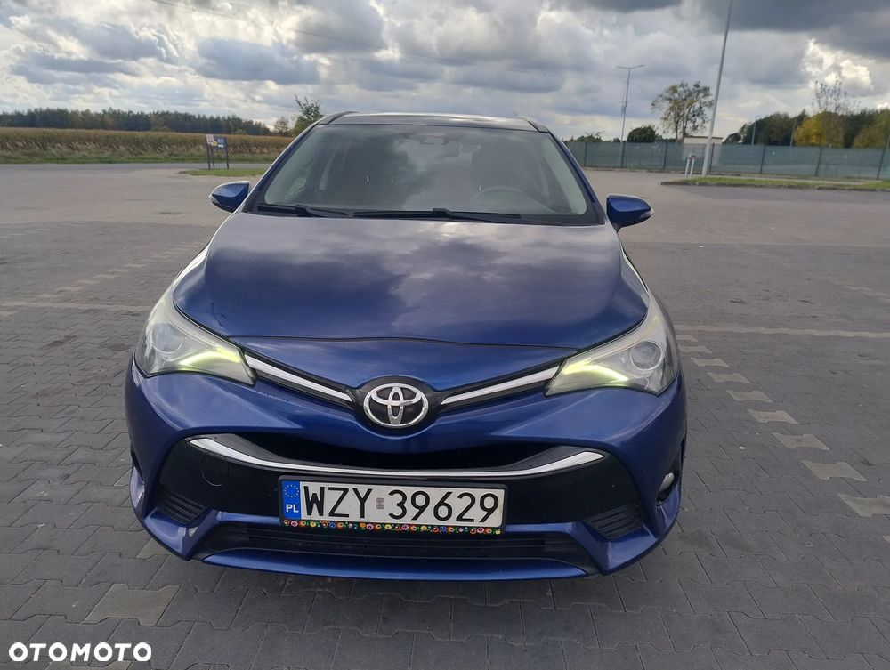 Toyota Avensis 1.8 Comfort - 10