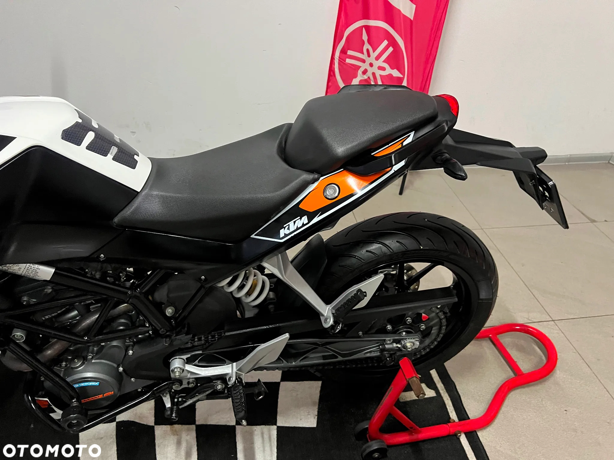 KTM Duke - 16