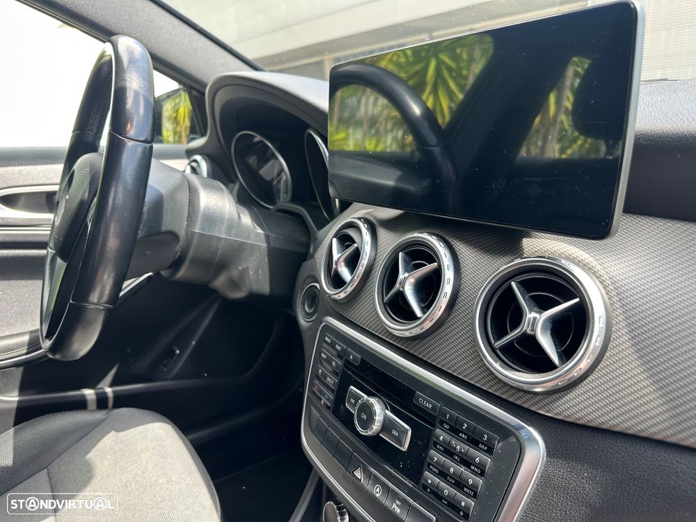 Mercedes-Benz GLA 180 d Urban - 17