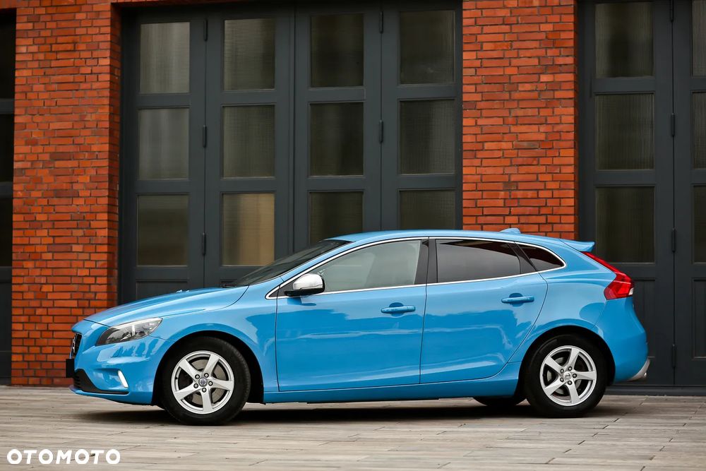 Volvo V40 D3 R-Design - 9