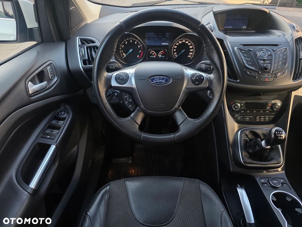 Ford Kuga 1.6 EcoBoost 2x4 Titanium - 9