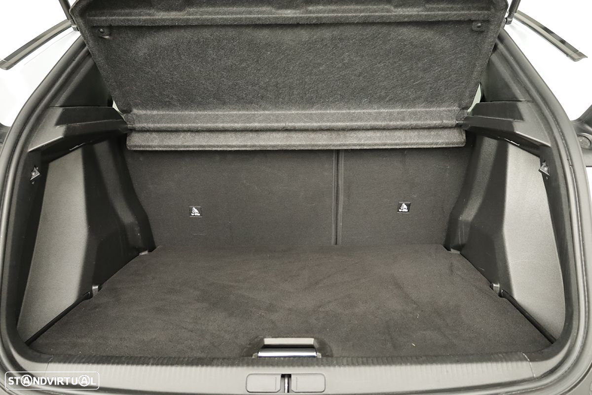 Peugeot 2008 1.2 PureTech Allure - 22