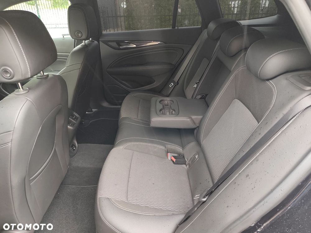 Opel Insignia - 12
