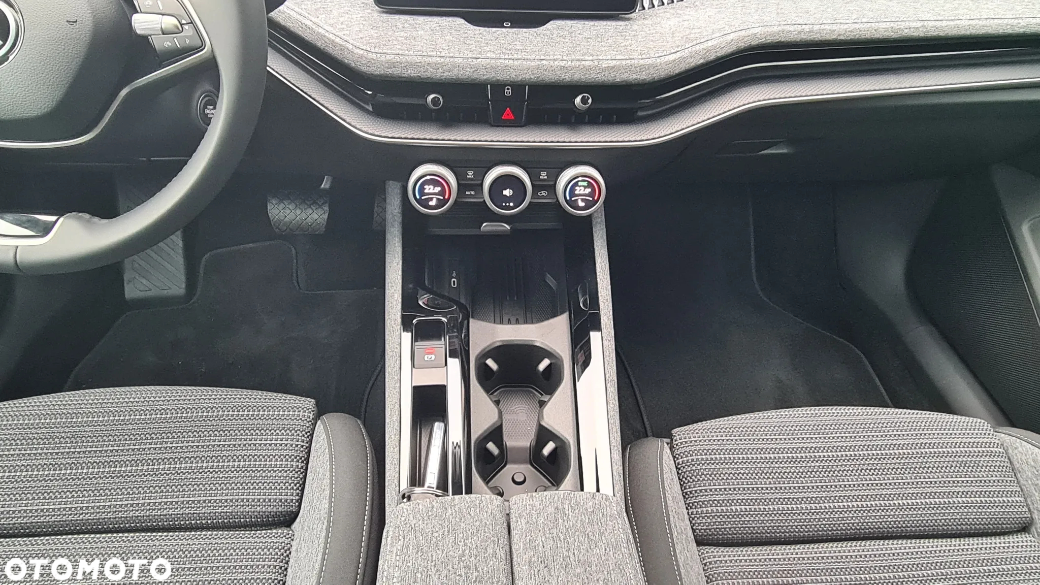 Skoda Superb 2.0 TDI SCR Selection DSG - 19
