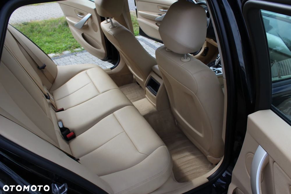 BMW Seria 3 - 20