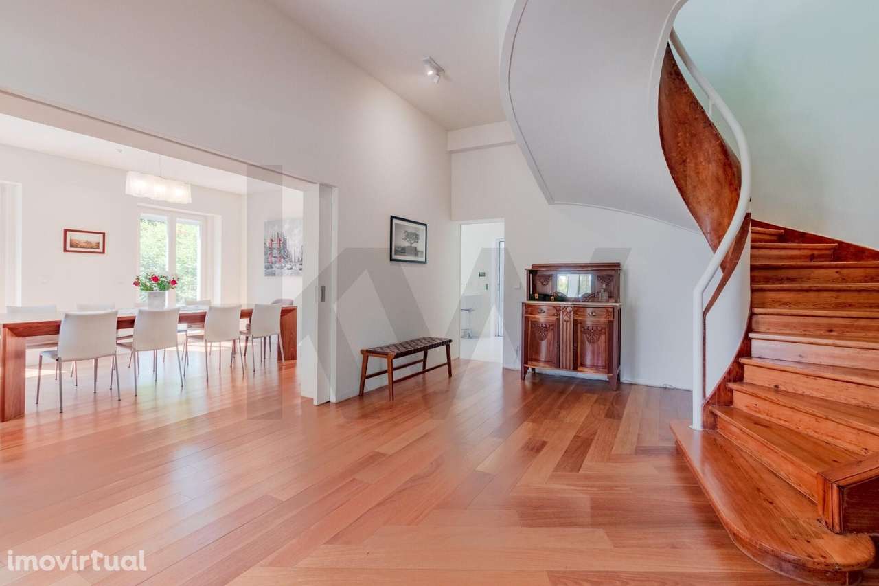 Moradia com história no coração do Estoril - Grande imagem: 2/11