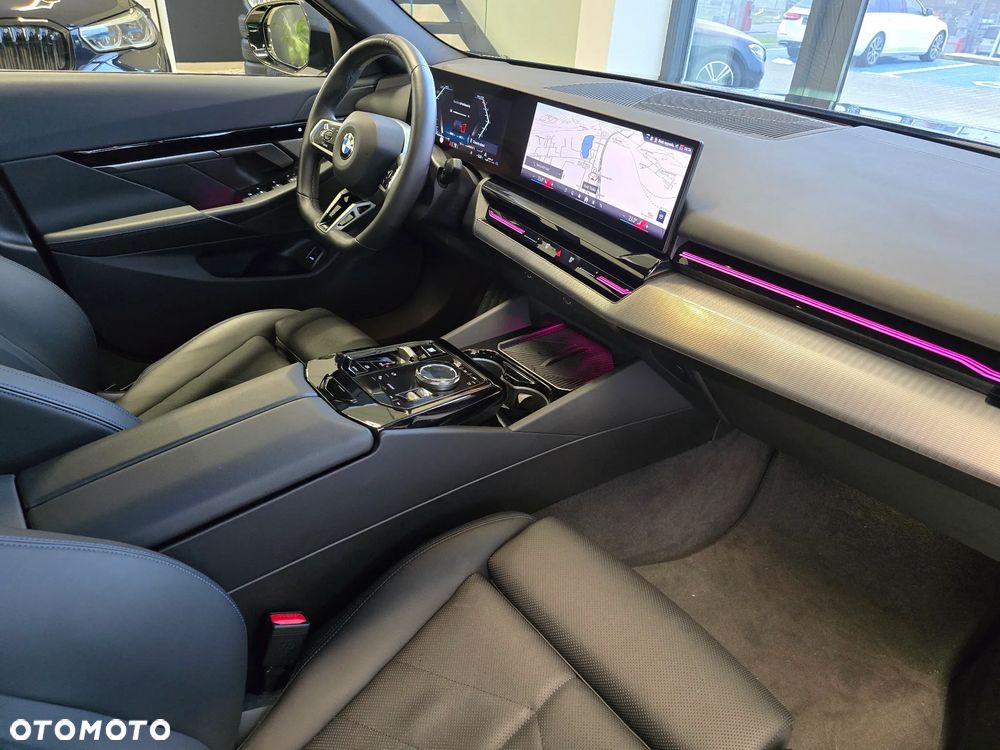 BMW Seria 5 520i mHEV M Sport - 12
