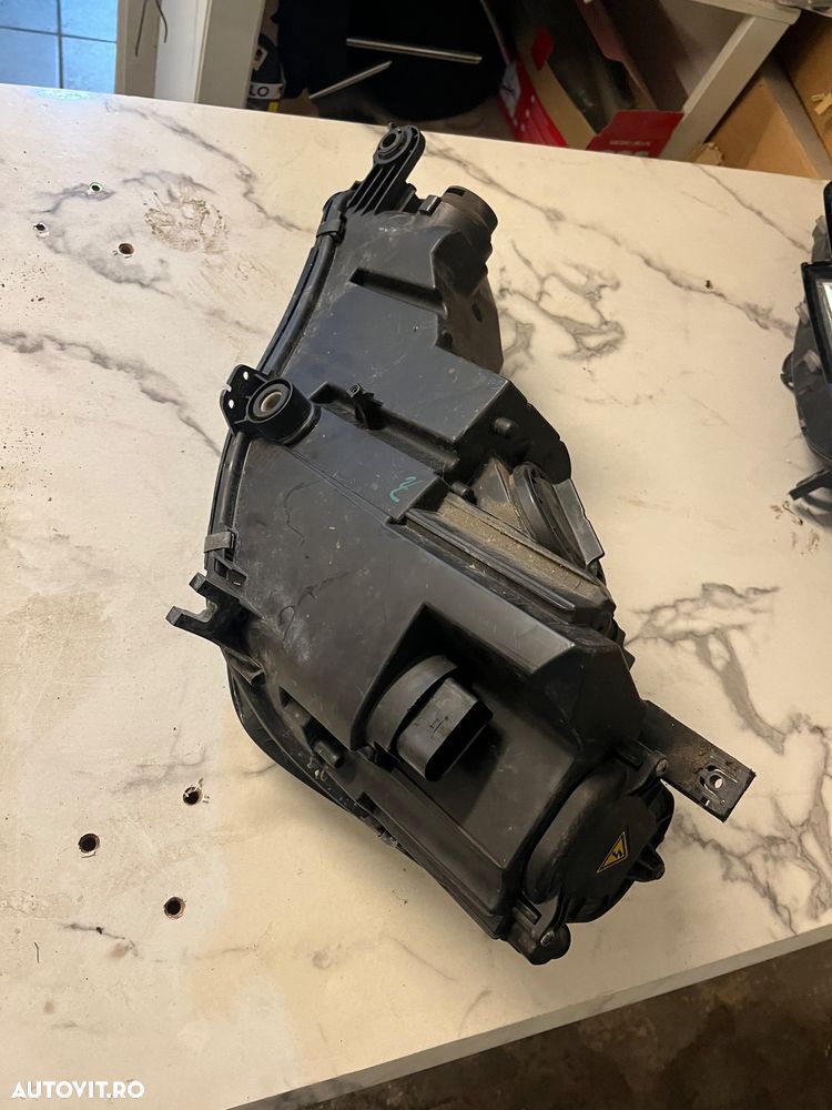 Far Bixenon stanga sau dreapta Audi A4 B9 2017 - 4