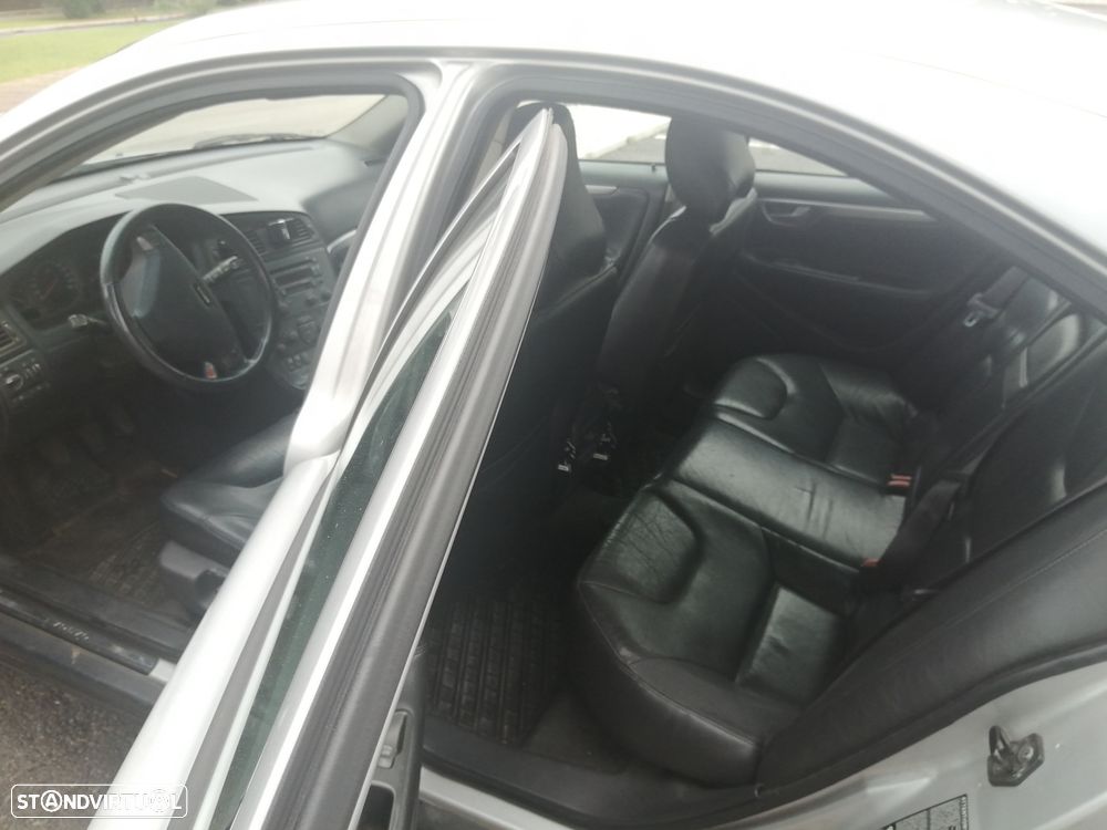 Volvo S60 2.4 D5 - 12