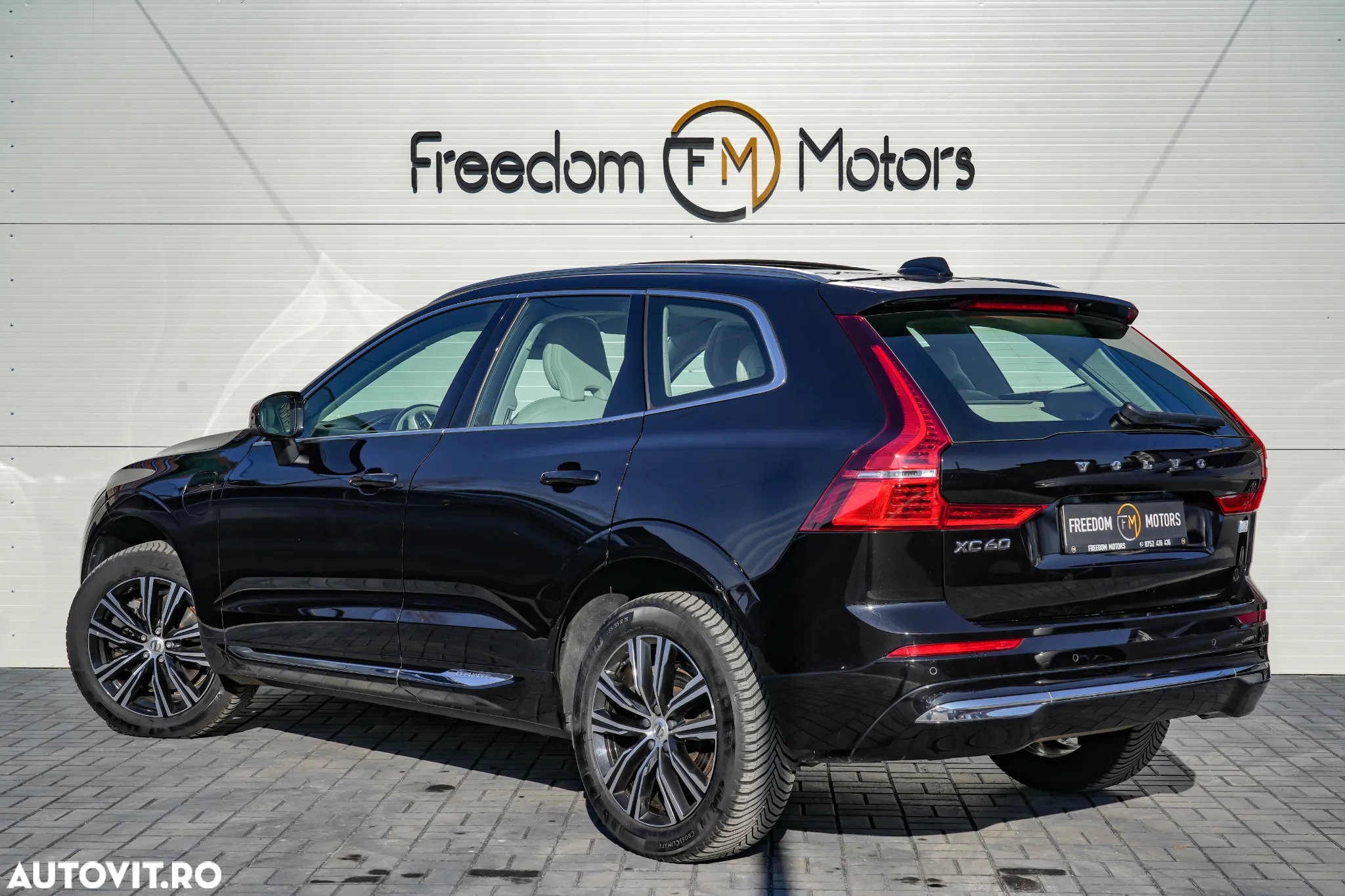 Volvo XC 60 T6 AWD Recharge Geartronic Inscription Expression - 4