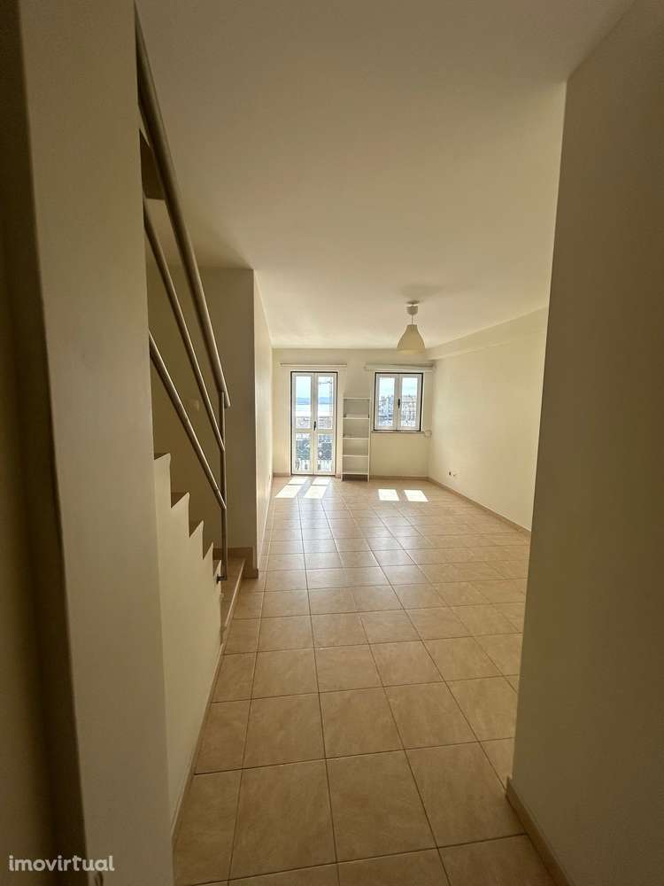 Apartamento T3 Duplex com Terraço em Graça -  Lisboa - Grande imagem: 3/13