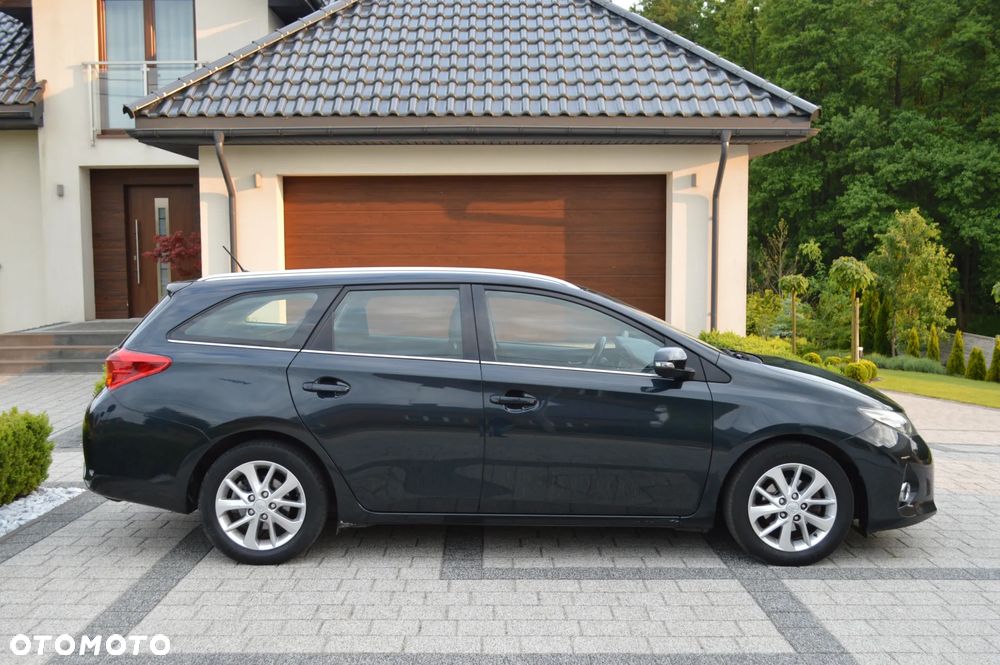 Toyota Auris 1.4 D-4D - 12