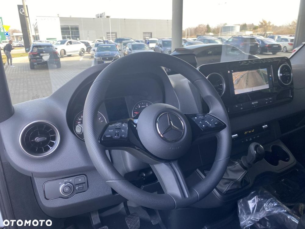 Mercedes-Benz Sprinter - 8
