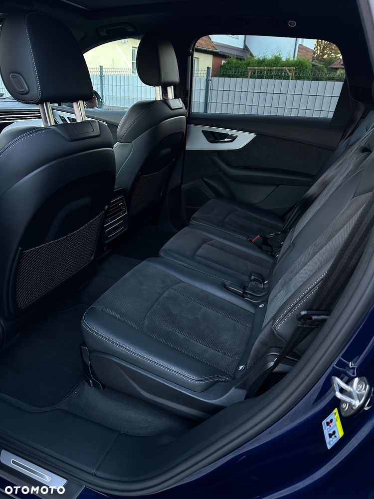 Audi Q7 60 TFSI e Quattro S Line Tiptr - 17