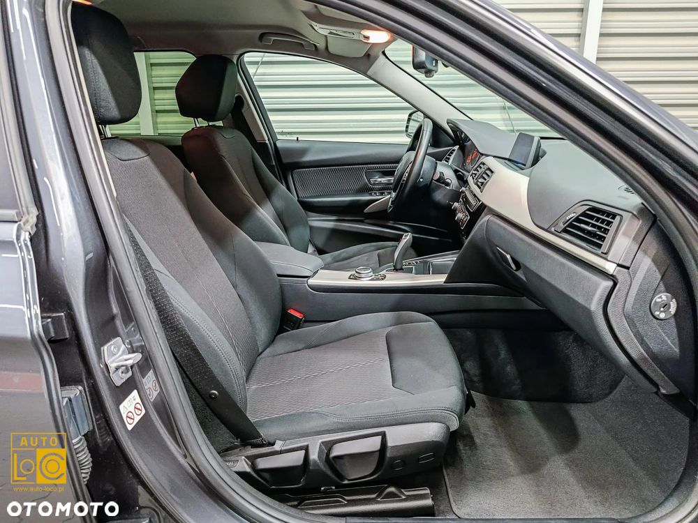 BMW Seria 3 318d Sport Line - 10