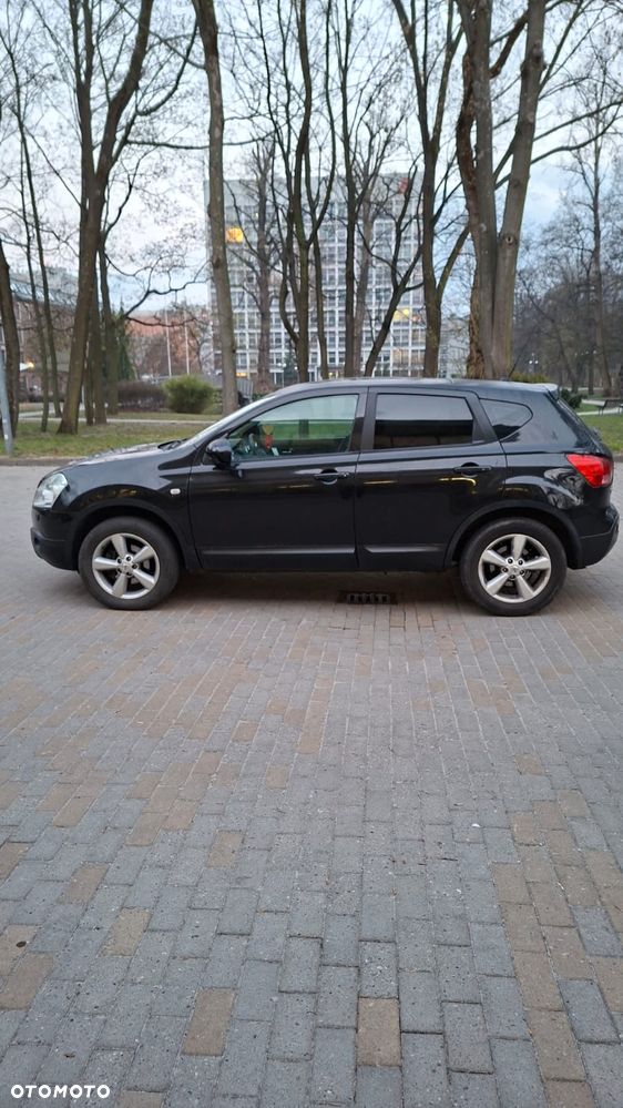 Nissan Qashqai - 1