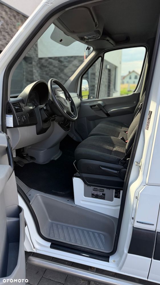 Mercedes-Benz Sprinter - 11