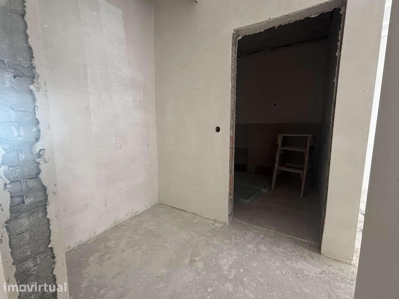 Apartamento T2 Novo com Elevador e Varanda - Grande imagem: 2/13