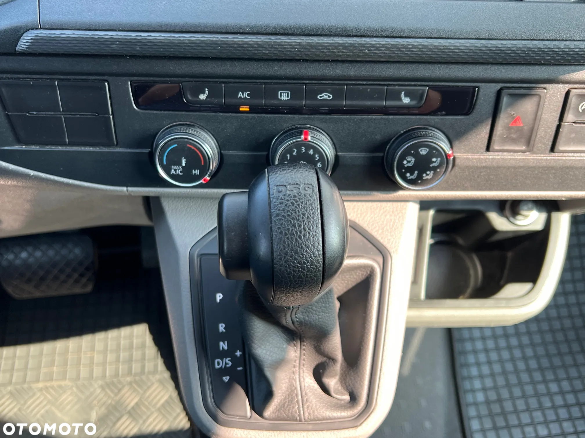 Volkswagen Transporter - 9