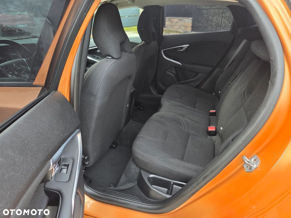Volvo V40 T2 You - 18