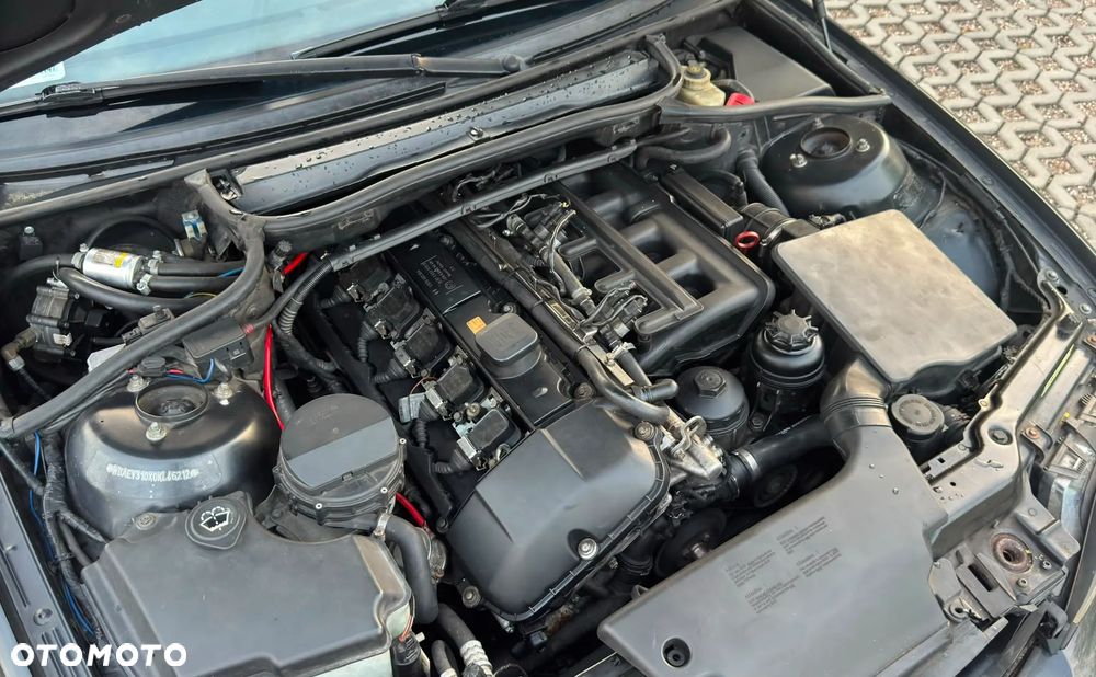 BMW Seria 3 325i - 21